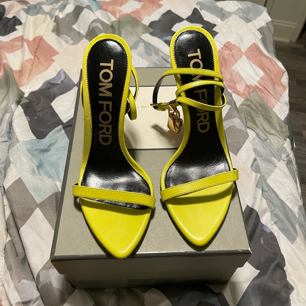 Never worn tom ford lock stilettos